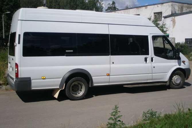пассажирский микроавтобус белый