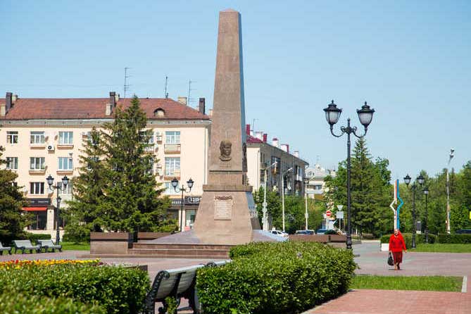 обелиск Славы на площади Свободы