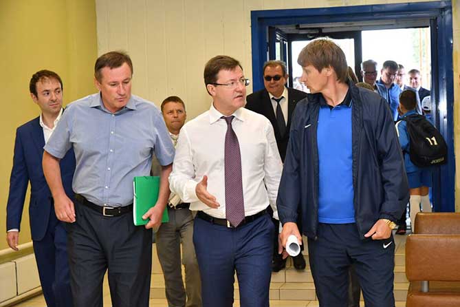 дмитрий азаров посетил академию футбола