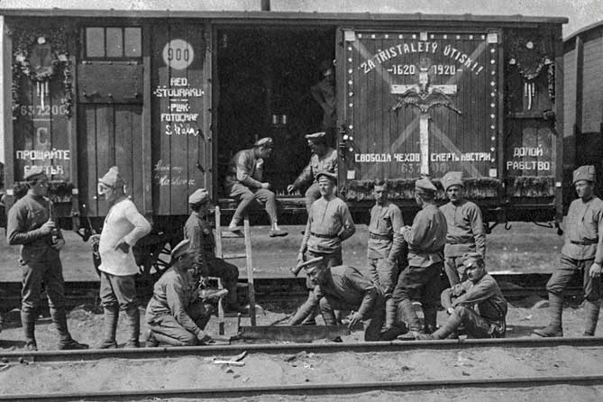 солдаты белочехи поезд вагон