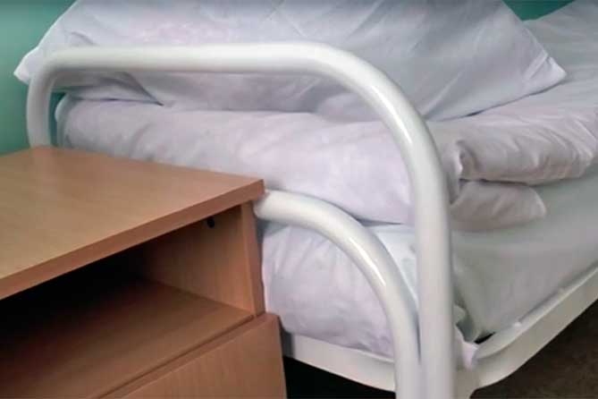кровать в больнице