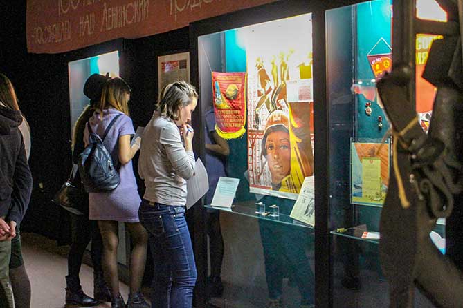 Выставка посвященная 100-летию комсомола в ТКМ