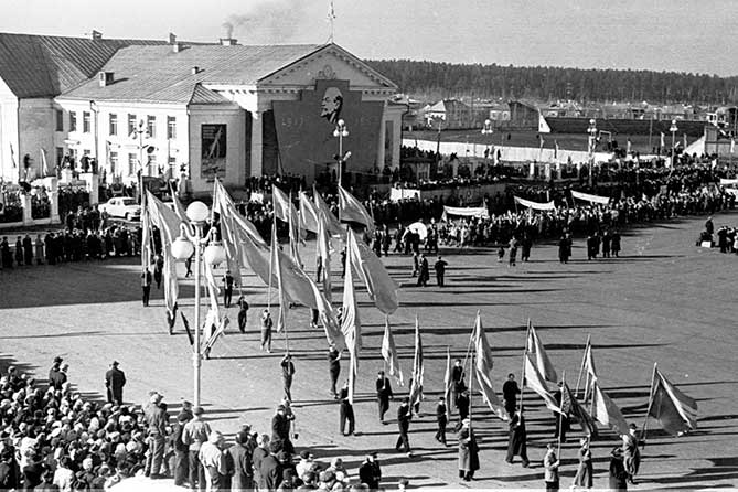 демонстрация 7 ноября 1962 года