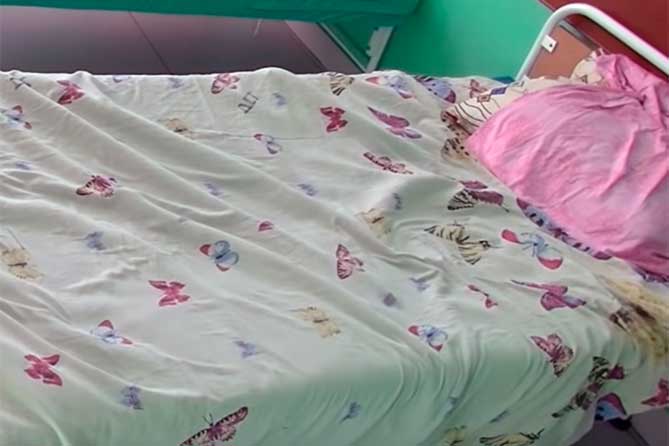 кровать в больнице