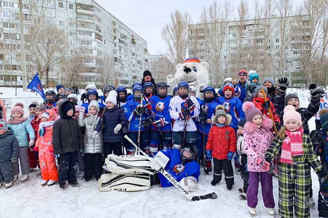 дети спортивной школы "Волгарь" на спортивном празднике