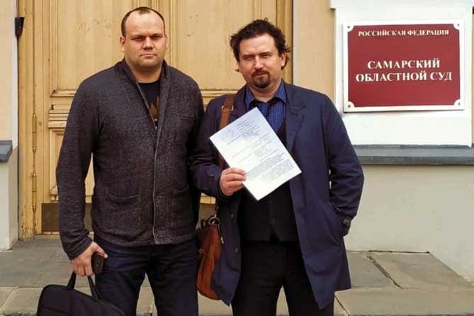 два депутата держат иск в суд