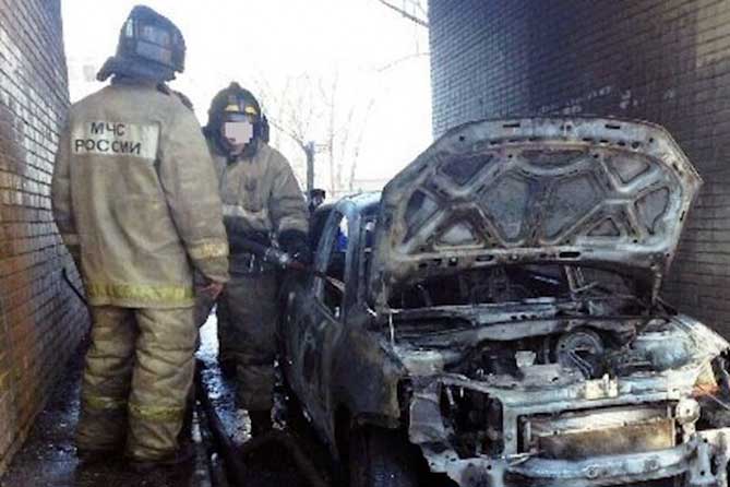 сгоревший автомобиль