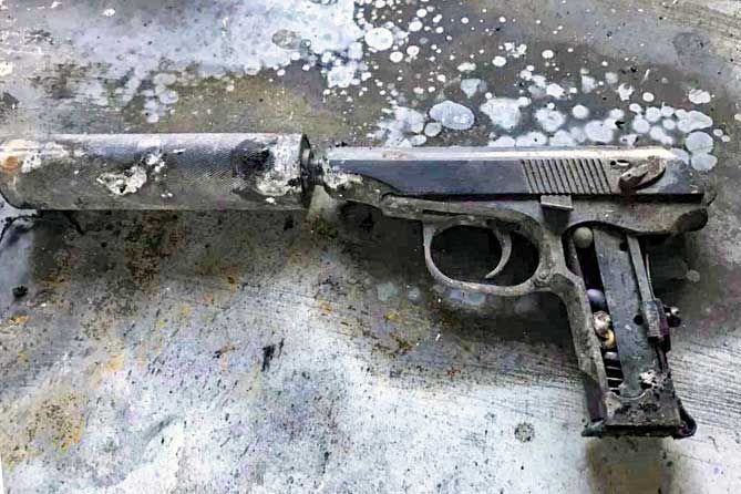 пистолет был найден в горящем автомобиле