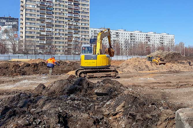 пустая стройка рабочих нет