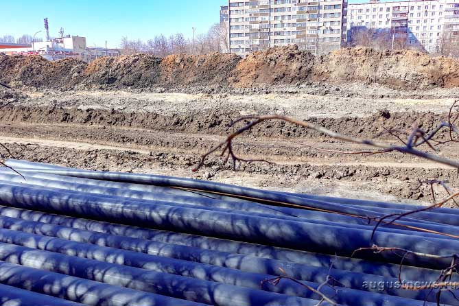 трубы лежат на стрйоке