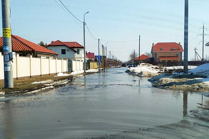 талыми водами подтоплена улица Кленовая в Тимофеевке