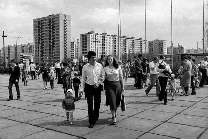 молодая семья новый город тольятти 1981