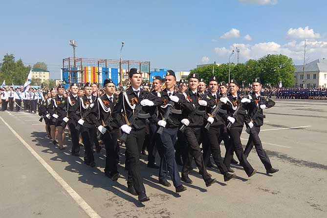курсанты Детского морского центра на параде 09-05-2019
