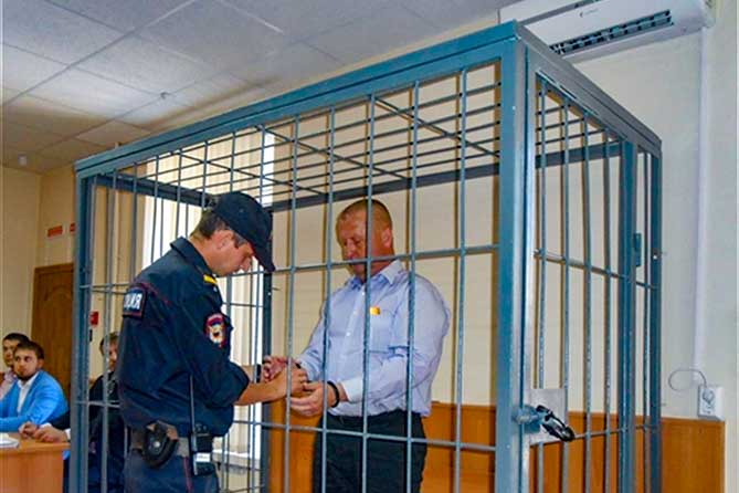 в суде Автозаводского района Тольятти начались прения по уголовному делу бывшего военкома города Игоря Попова
