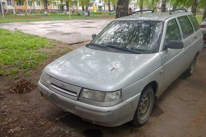 автомобил лада ваз 2111 двор