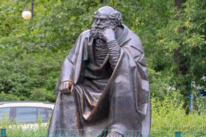 скульптура в парке святого апостола Петра