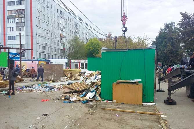 поднимают павильон торговый центр