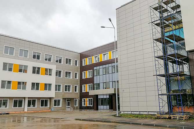 здание поликлиники в 19 квартале 11 октября 2019 года
