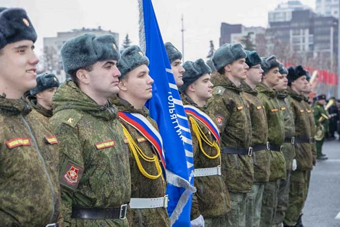 курсанты участники парада