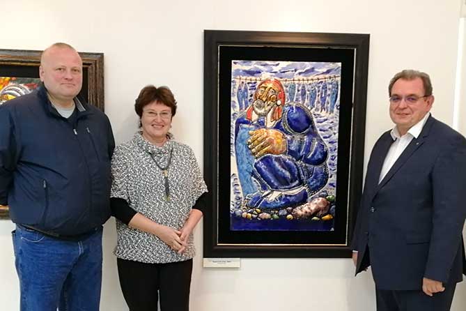 объемная эмаль "Чудесный улов" Зураба Церетели в Тольяттинском художественном музее
