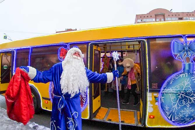 Дед Мороз приглашает в автобус