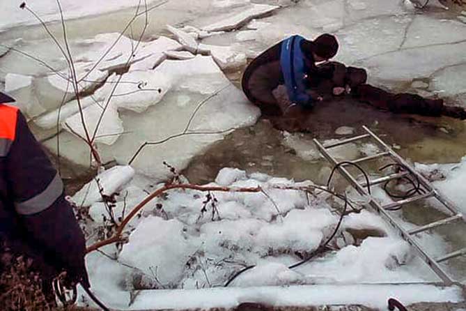 спасатель вода лед