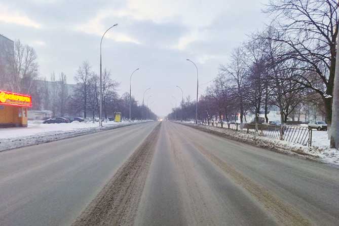 улица Ворошилова в районе дома 27б зимой