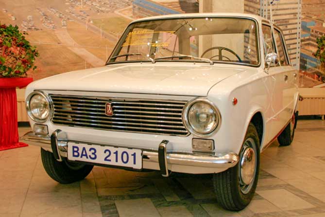 машина ВАЗ-2101 в музее