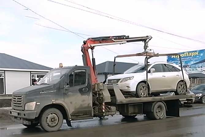 эвакуатор забрал автомобиль