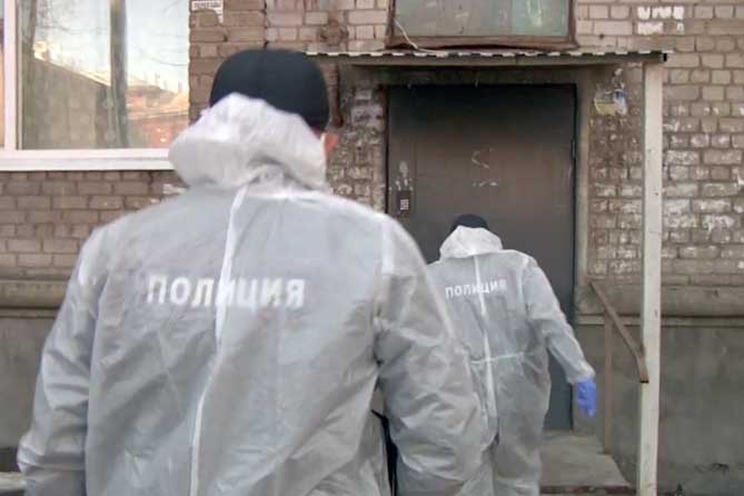 сотрудники полиции в костюмах