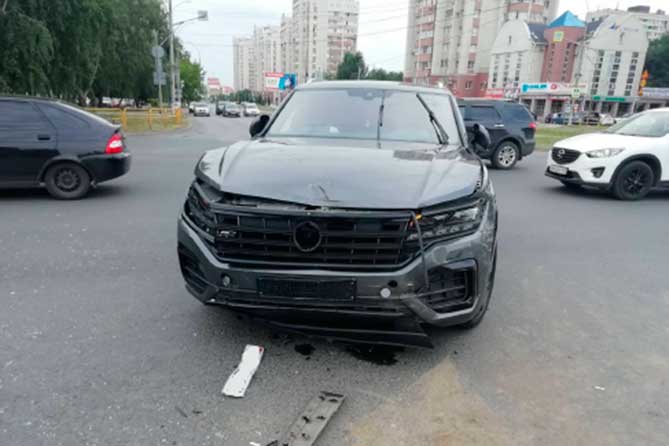 дтп 15-07-2020 машина ДТП 15 июля 2020 года в Автозаводском районе