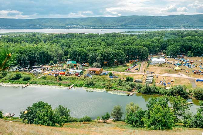 Грушинский фестиваль на Мастрюковских озерах