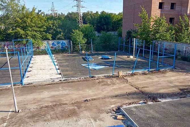 строительство площадок для стритбола на Баныкина