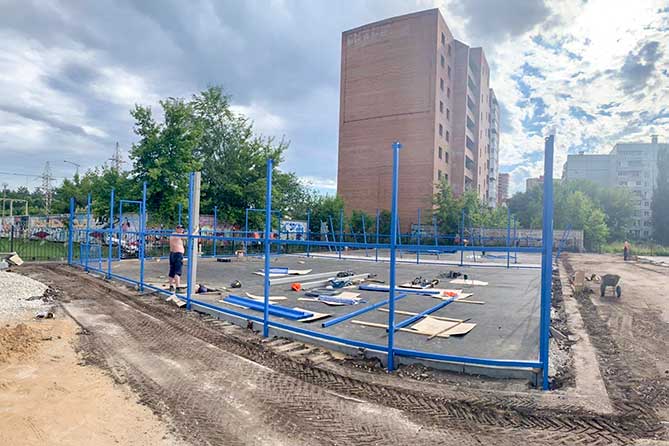 строительство площадок для стритбола у "Акробата"