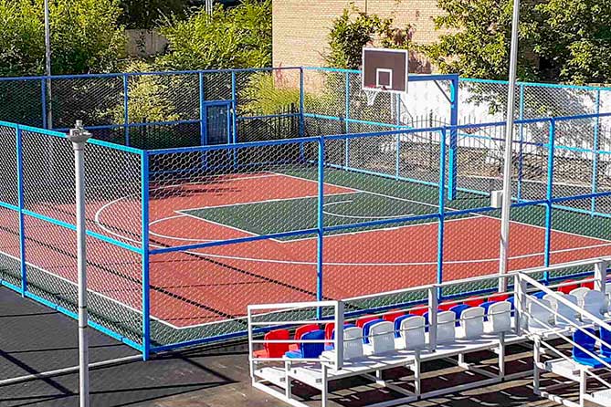 новая баскетбольная площадка у "Акробата"
