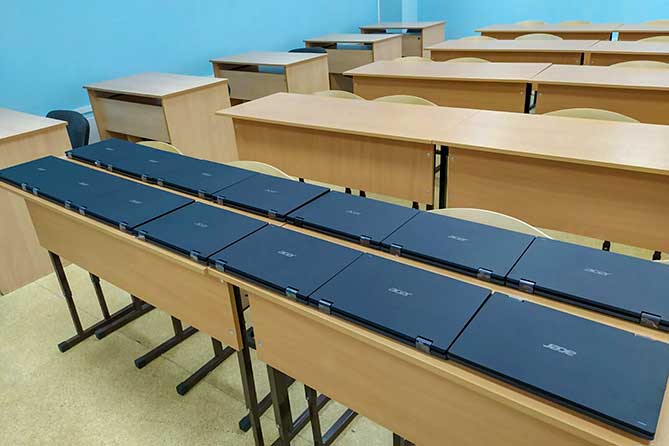 новые ноутбуки в классе