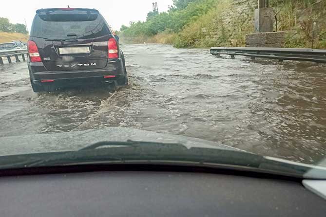 затопило Обводное шоссе