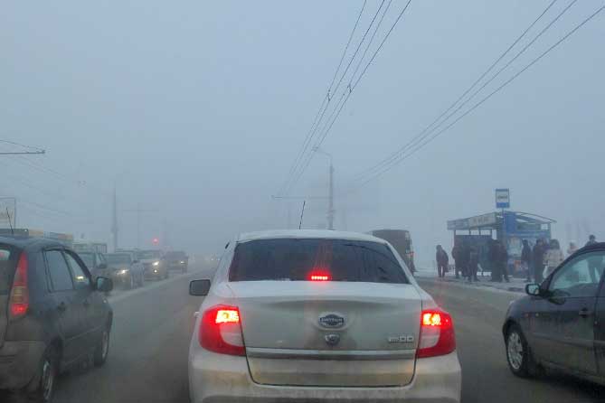 туман зимой на Автозаводском шоссе
