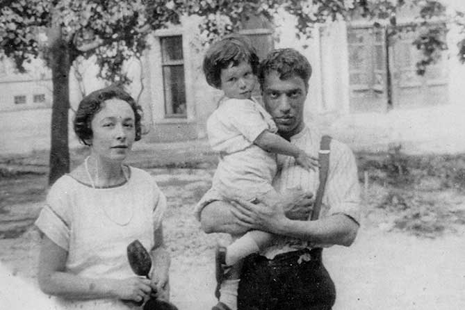 борис пастернак с женой зинаидой и сыном