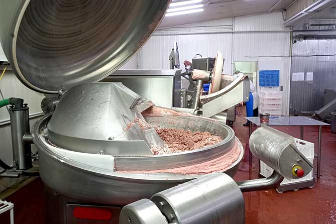 производство фарша на мясокомбинате