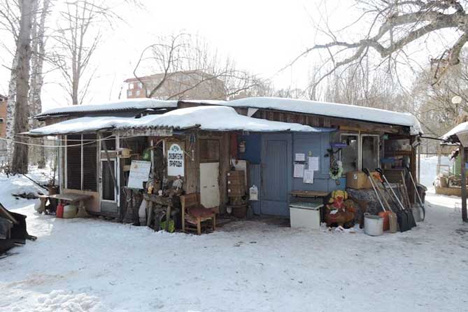 вольеры в приюте для птиц на улице Жукова