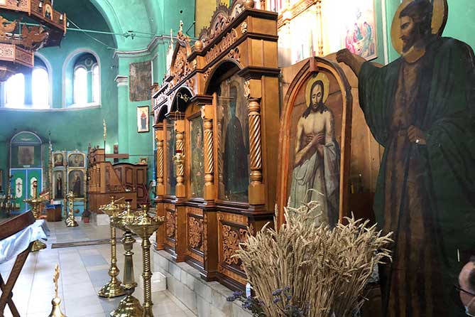 иконы Григория Журавлева в храме Святой Троицы в Утевке