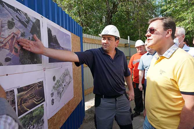 губернатор проверяет ход строительства набережной