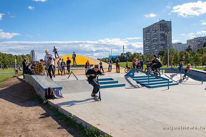 скейт-площадка в сквере в честь 50-летия АВТОВАЗа