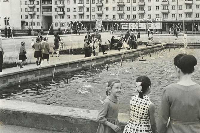 фонтан возле театра "Колесо" 1968 год