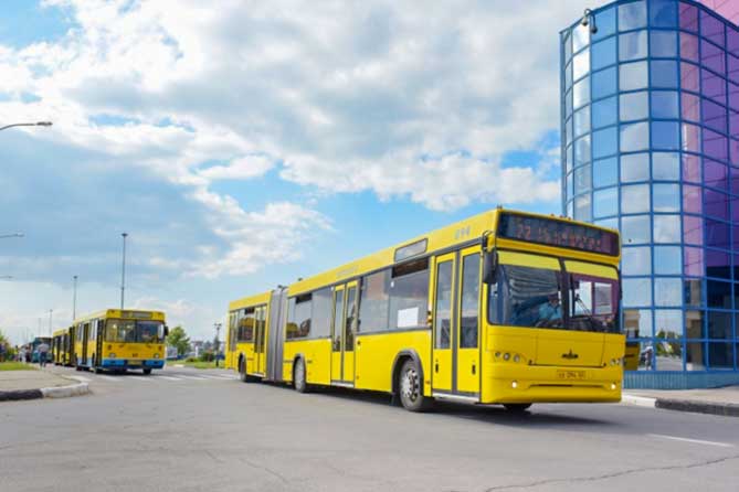 автобусы доставляют сотрудников на АВТОВАЗ