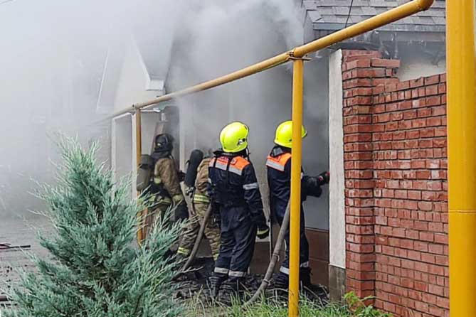 пожар в частном доме в Портпоселке