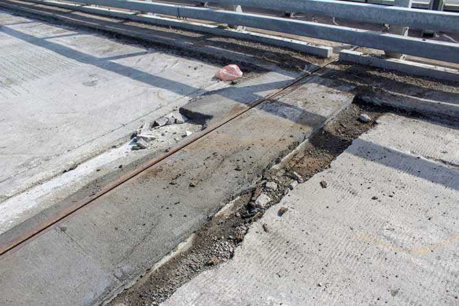 дефект шва металлической конструкции на развязке