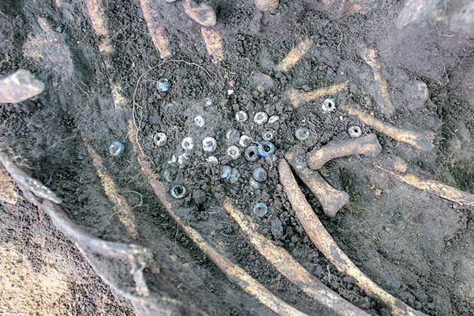 бусы найденные на археологических раскопках