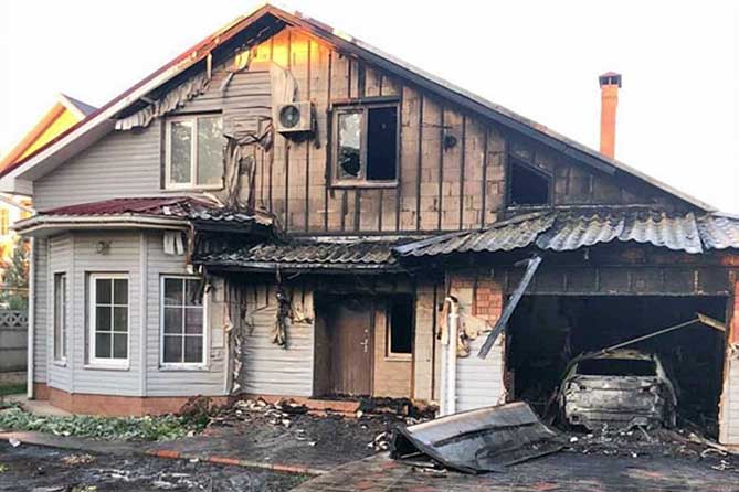 дом после пожара в Подстепках